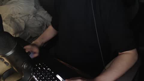 Snapshot of magicjawn chatting on 01/01/25, 03:02 magicjawn online show from 01/01/25, 03:02