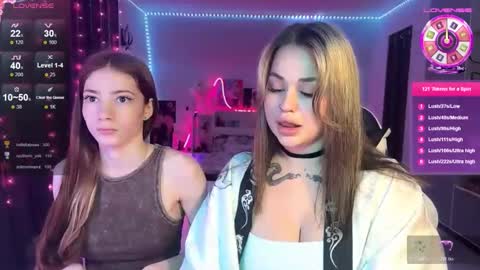 Snapshot of magicladyy chatting on 11/23/25, 12:54 Angel online show from 11/23/25, 12:54