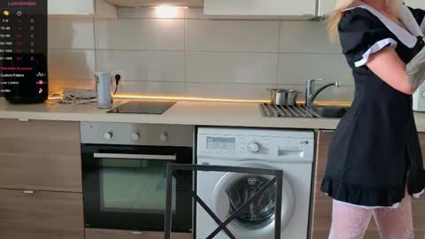 Snapshot of magiclovexo chatting on 04/14/26, 10:32 MagicLove online show from 04/14/26, 10:32