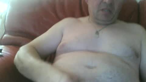 Snapshot of magicman250 chatting on 06/25/26, 05:28 magicman250 online show from 06/25/26, 05:28