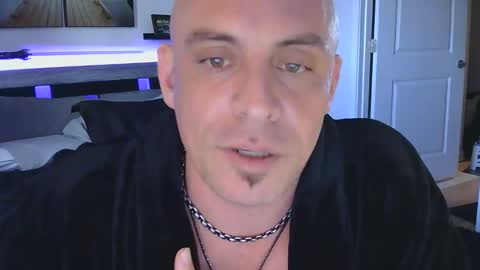 Snapshot of magicmike1110 chatting on 11/28/25, 05:59 magicmike1110 online show from 11/28/25, 05:59