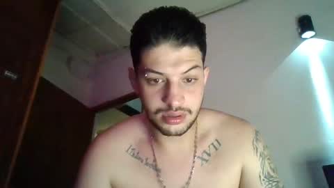 Snapshot of magico_9809 chatting on 01/28/25, 01:27 BRAYAN online show from 01/28/25, 01:27