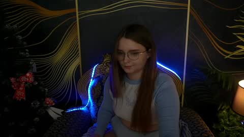 Snapshot of magicpeachhs chatting on 01/01/25, 05:00 Emily online show from 01/01/25, 05:00