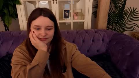 Snapshot of magicpeachhs chatting on 03/30/26, 06:47 Emily online show from 03/30/26, 06:47