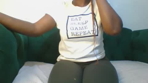 Snapshot of magicpussyy1 chatting on 04/20/26, 10:51 magicbabe online show from 04/20/26, 10:51