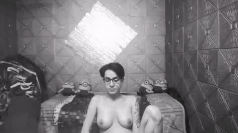 Snapshot of magicsaya chatting on 12/16/24, 06:27 TsKaycee online show from 12/16/24, 06:27