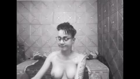 Snapshot of magicsaya chatting on 02/02/25, 01:45 TsKaycee online show from 02/02/25, 01:45