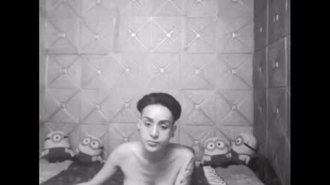 Snapshot of magicsaya chatting on 03/08/25, 02:40 TsKaycee online show from 03/08/25, 02:40