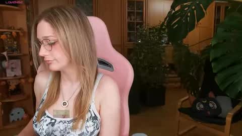 Nicole online show from 10/09/25, 10:30