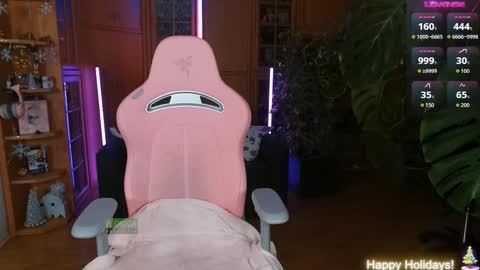 Snapshot of magicstylex chatting on 12/05/25, 06:15 Nicole online show from 12/05/25, 06:15