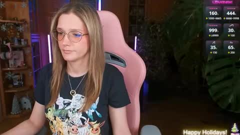 Snapshot of magicstylex chatting on 12/20/25, 05:09 Nicole online show from 12/20/25, 05:09