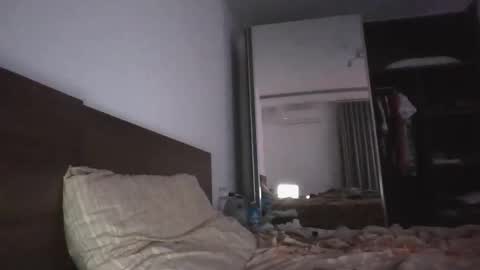 Snapshot of magicxmike1 chatting on 09/26/25, 10:36 magicxmike1 online show from 09/26/25, 10:36