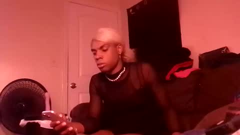 Snapshot of magiicboo chatting on 10/17/25, 07:44 magiicboo online show from 10/17/25, 07:44