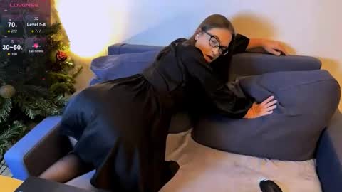 Jade online show from 09/17/25, 10:22