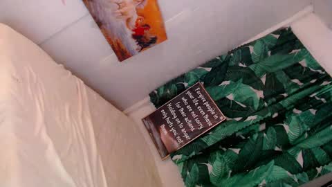 Snapshot of magnifecentcock69_mocah chatting on 01/23/25, 02:39 Mocah online show from 01/23/25, 02:39