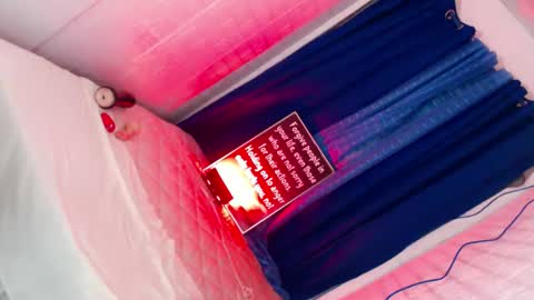 Snapshot of magnifecentcock69_mocah chatting on 03/08/25, 04:39 Mocah online show from 03/08/25, 04:39