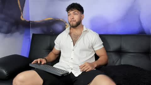 Snapshot of magnus_77 chatting on 12/19/24, 01:18 PRINCE online show from 12/19/24, 01:18