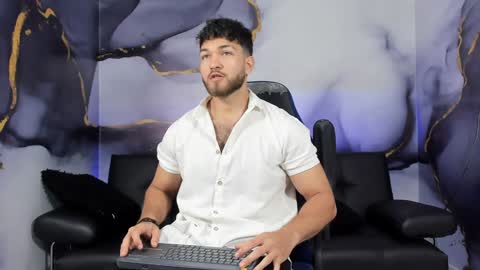 Snapshot of magnus_77 chatting on 12/21/24, 11:11 PRINCE online show from 12/21/24, 11:11