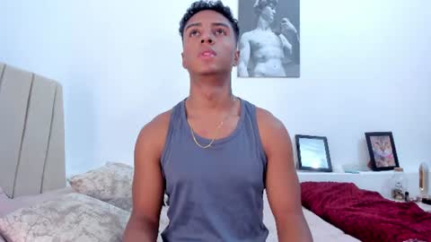 Snapshot of magnusking_ chatting on 07/12/26, 03:19 Magnus King online show from 07/12/26, 03:19