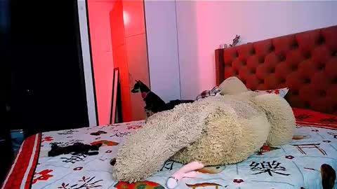 magy     online show from 02/15/26, 03:36