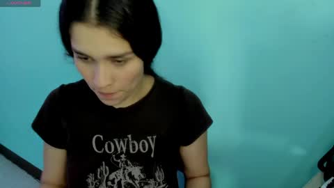 Snapshot of mahiia_1 chatting on 04/13/26, 03:17 Mahiia online show from 04/13/26, 03:17