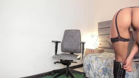 maia_520 online show from 02/20/26, 06:08