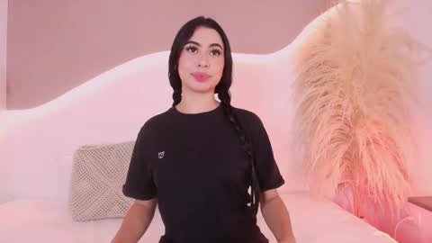 Snapshot of maia_lia_ chatting on 01/07/26, 01:52 MAIA LIA online show from 01/07/26, 01:52