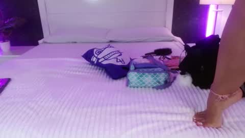 Maia Reficco online show from 10/02/25, 12:23