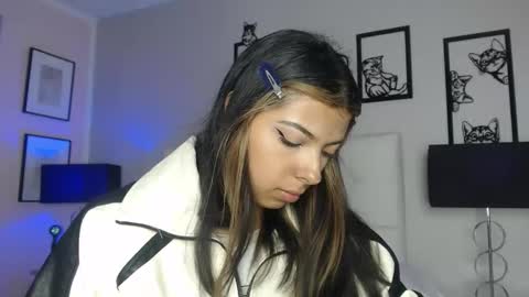 Maia Reficco online show from 03/17/26, 01:03