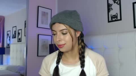 Maia Reficco online show from 04/15/26, 11:39