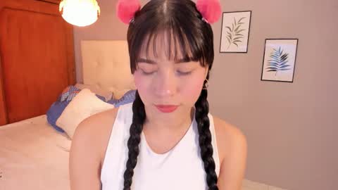 Snapshot of maia_w10 chatting on 11/11/25, 12:27 Maia online show from 11/11/25, 12:27