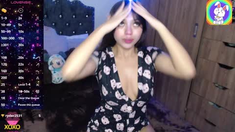 Snapshot of maiaa_evans chatting on 12/20/24, 03:47 t online show from 12/20/24, 03:47