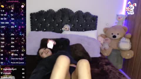 Snapshot of maiaa_evans chatting on 12/28/24, 03:26 t online show from 12/28/24, 03:26