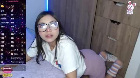 Snapshot of maiaa_evans chatting on 03/05/25, 02:03 t online show from 03/05/25, 02:03