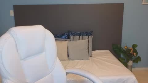 Maiaa Ruiz  online show from 02/25/25, 01:28