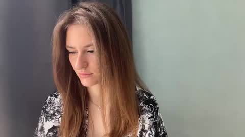 Snapshot of maiabarthe chatting on 04/17/26, 08:28 M I A online show from 04/17/26, 08:28