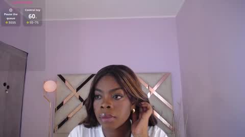 Snapshot of maiacharris_ chatting on 04/13/26, 11:48 Maia Charris online show from 04/13/26, 11:48