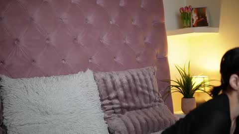  Maia  online show from 02/19/26, 09:44