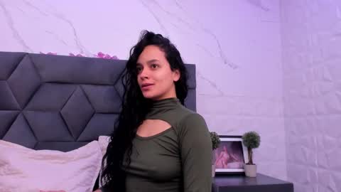 Maia  online show from 11/20/25, 11:54