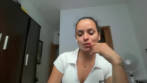 Snapshot of maiapark chatting on 06/20/26, 05:16 Maia online show from 06/20/26, 05:16
