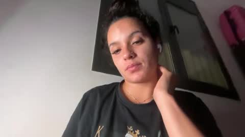 Snapshot of maiapark chatting on 06/25/26, 11:53 Maia online show from 06/25/26, 11:53