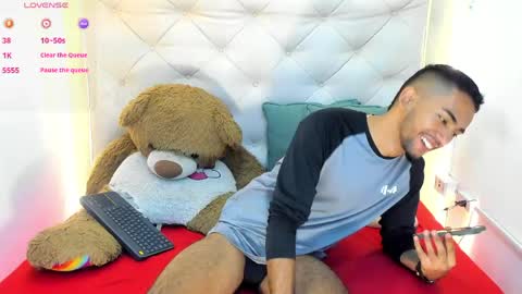 Snapshot of maicolparker0 chatting on 04/13/26, 12:54 maicolparker0 online show from 04/13/26, 12:54