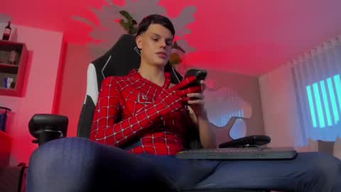 MAICOL  online show from 10/31/25, 10:44