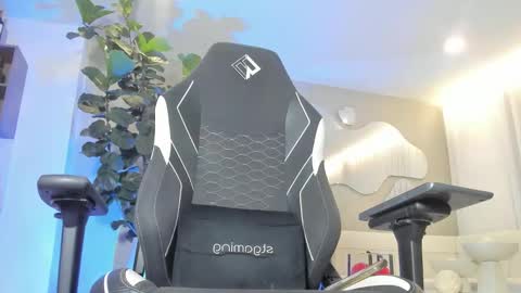 Snapshot of maicolruggeri chatting on 03/19/26, 11:20 MAICOL online show from 03/19/26, 11:20