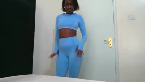 Snapshot of maicymiranda chatting on 01/12/25, 07:32 TO MY GOOD SUPPORTERS KINDLY MAKE MY WISHES COME TRUE I LOVE YOU ALL I AM UNWELL BUT I WILL BE BACK SOON online show from 01/12/25, 07:32