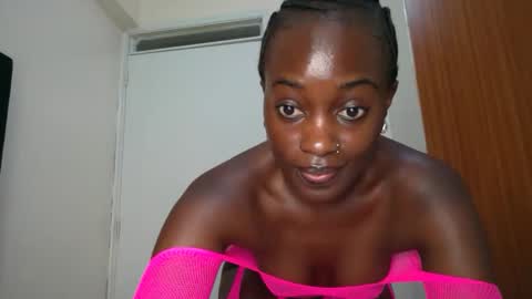 Snapshot of maicymiranda chatting on 01/26/25, 11:50 TO MY GOOD SUPPORTERS KINDLY MAKE MY WISHES COME TRUE I LOVE YOU ALL I AM UNWELL BUT I WILL BE BACK SOON online show from 01/26/25, 11:50