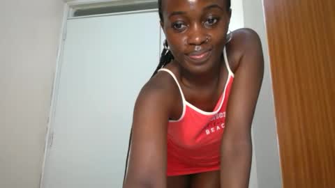 Snapshot of maicymiranda chatting on 01/27/25, 11:43 TO MY GOOD SUPPORTERS KINDLY MAKE MY WISHES COME TRUE I LOVE YOU ALL I AM UNWELL BUT I WILL BE BACK SOON online show from 01/27/25, 11:43