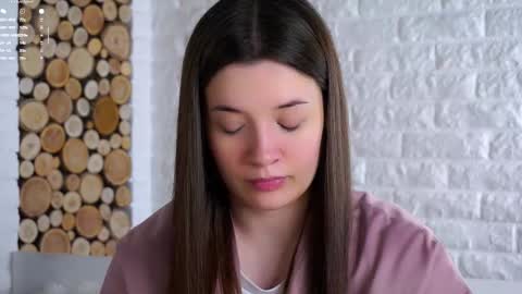 Snapshot of maidabuoy chatting on 11/11/25, 02:22 Lucy online show from 11/11/25, 02:22