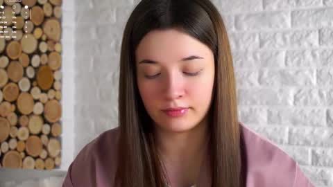 Snapshot of maidabuoy chatting on 11/22/25, 02:21 Lucy online show from 11/22/25, 02:21