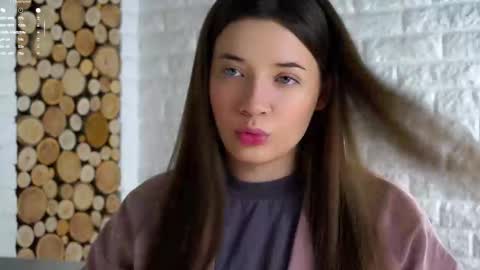 Snapshot of maidabuoy chatting on 11/26/25, 03:18 Lucy online show from 11/26/25, 03:18